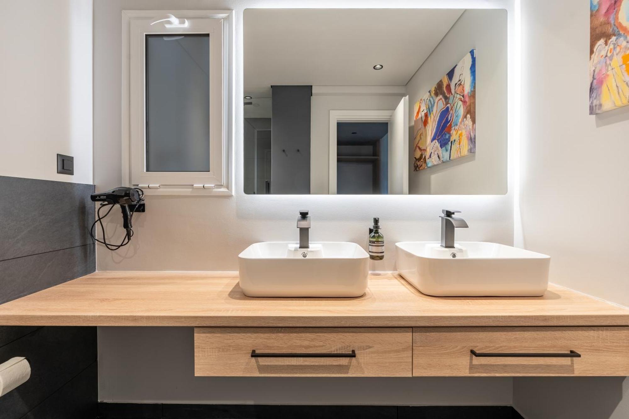 Athena Blue Lux Apartments 2Br 2Ba With City Skyline View, Near Kolonaki Athén Kültér fotó